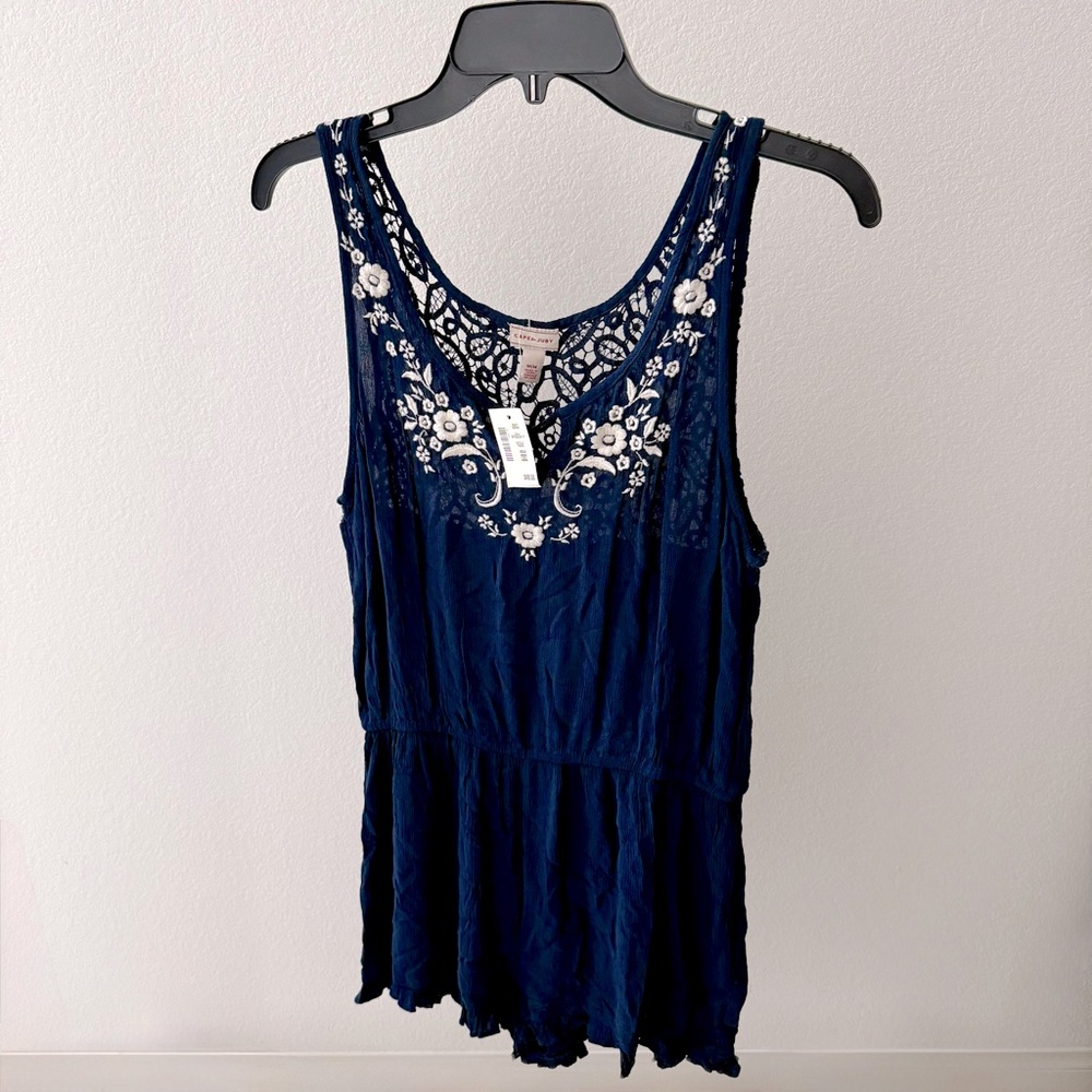 Navy blue romper with lace designs
